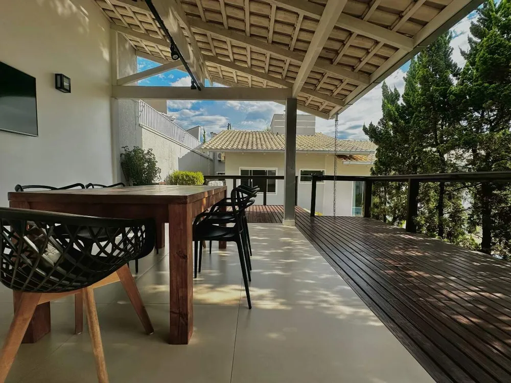 Casa, 3 quartos, 196 m² - Foto 1