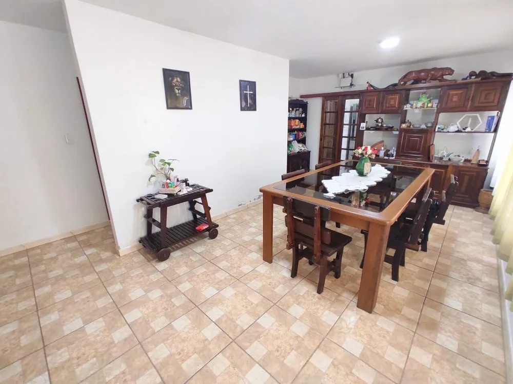 Casa, 3 quartos, 210 m² - Foto 4