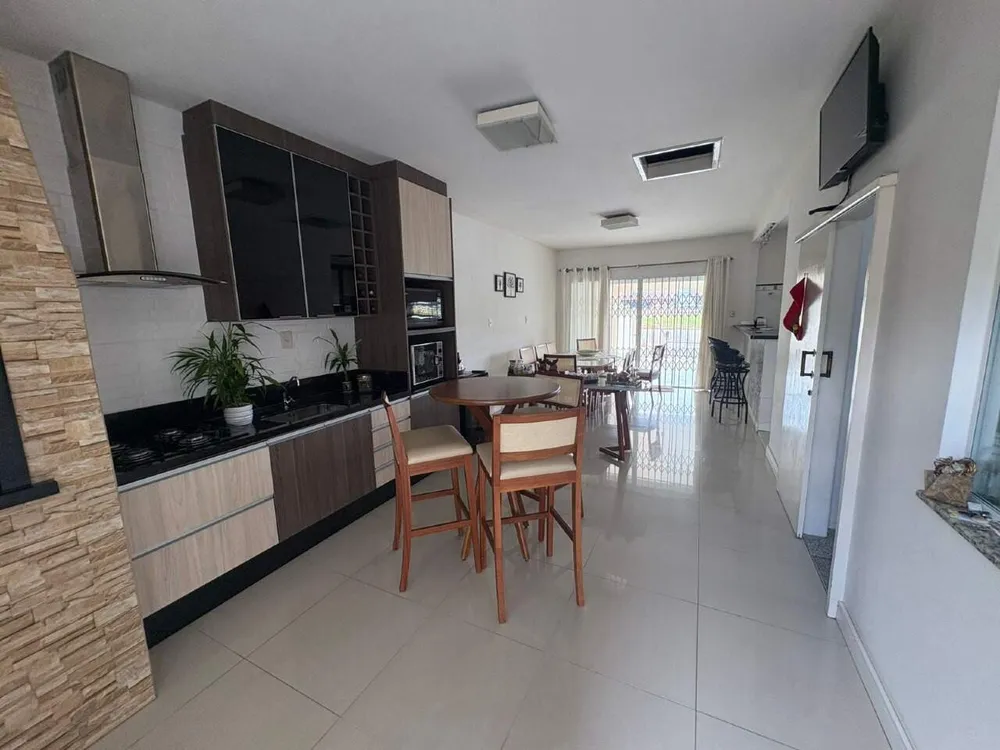 Casa, 3 quartos, 260 m² - Foto 2