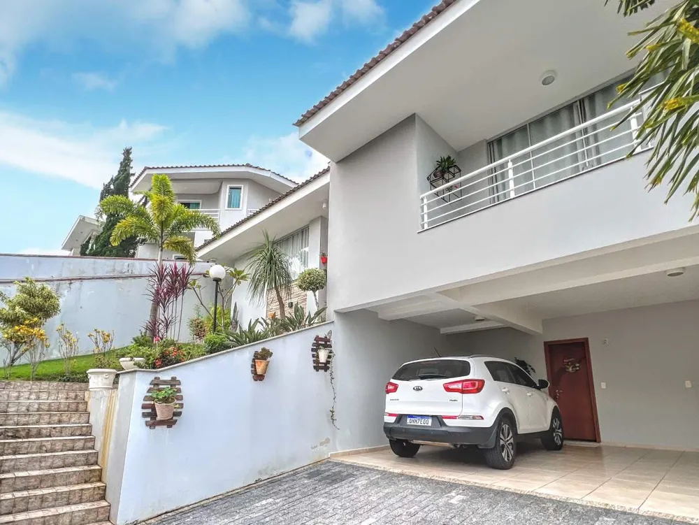 Casa, 4 quartos, 265 m² - Foto 1