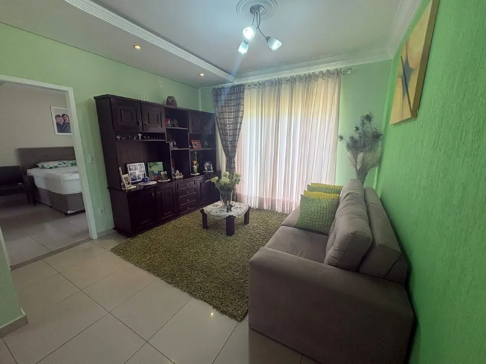 Casa, 3 quartos, 232 m² - Foto 2