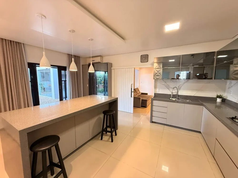Casa, 4 quartos, 300 m² - Foto 1