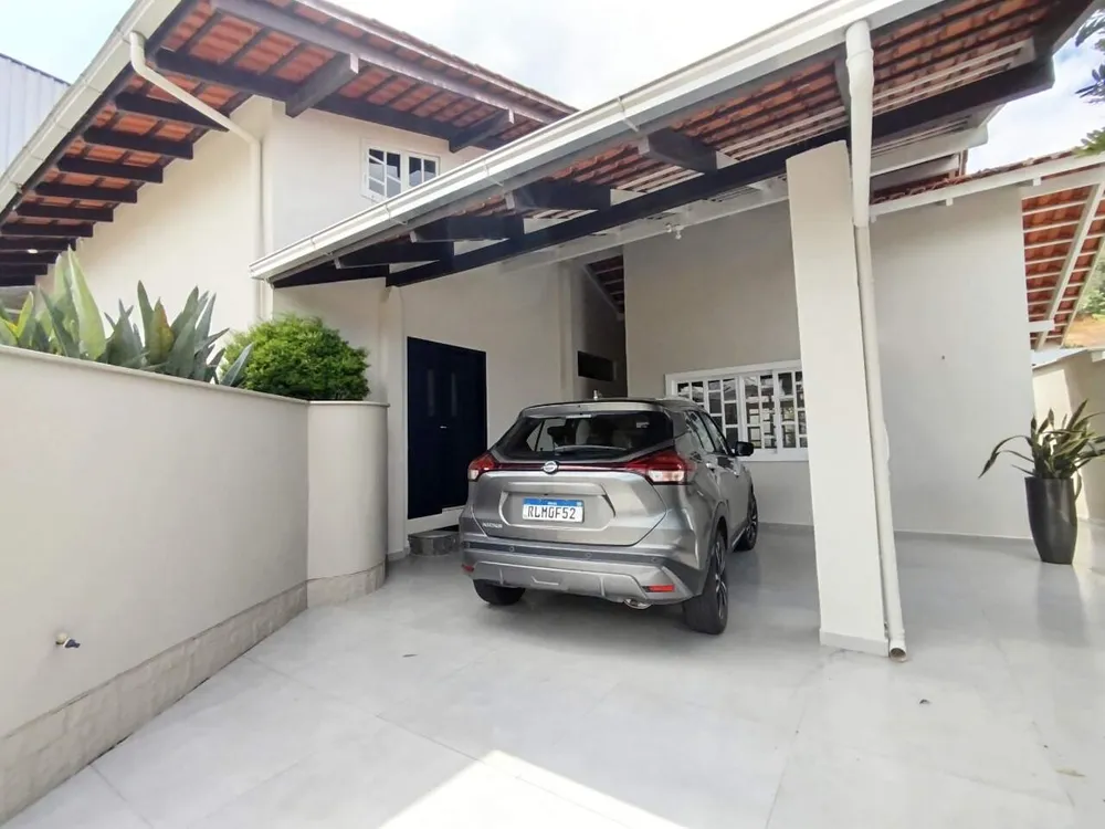 Casa, 3 quartos, 208 m² - Foto 1