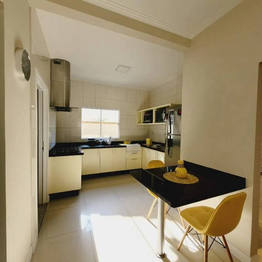 Casa, 3 quartos, 178 m² - Foto 2