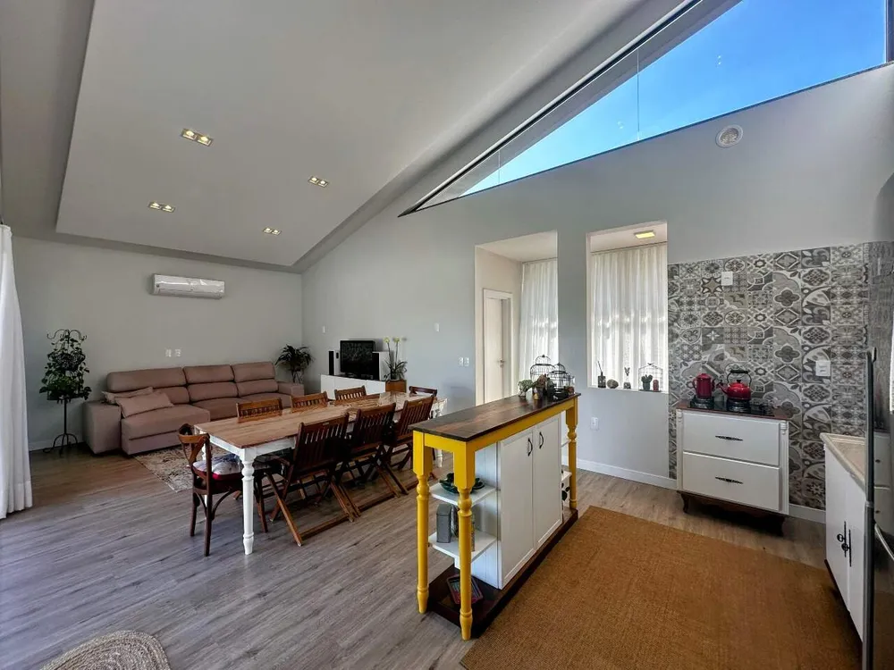 Casa, 3 quartos, 147 m² - Foto 1