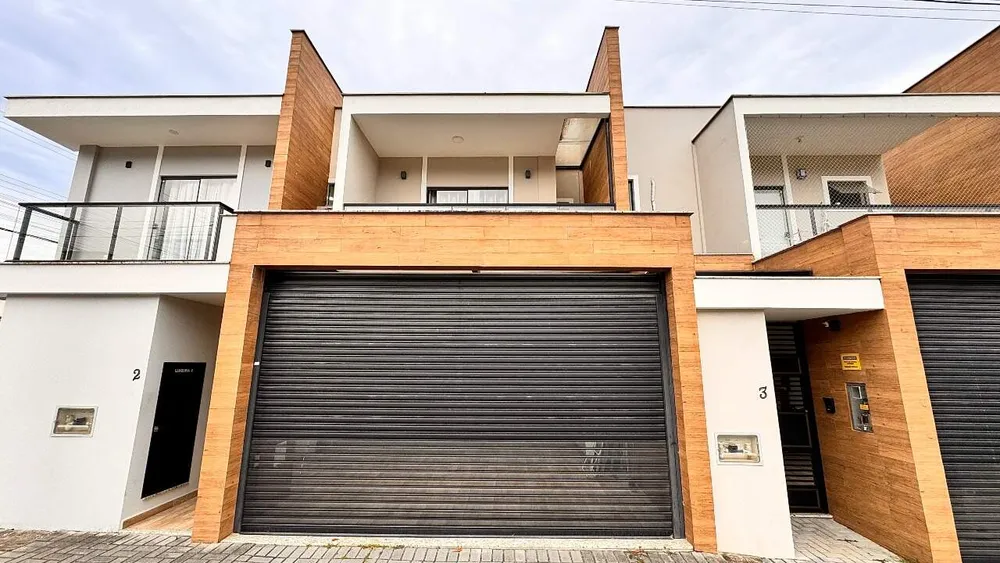 Casa, 3 quartos, 131 m² - Foto 2