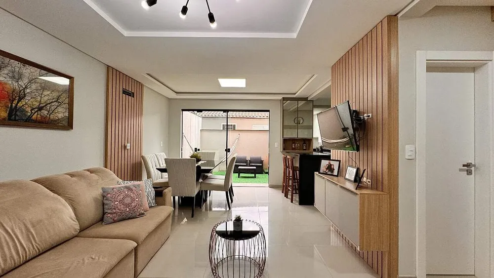 Casa, 3 quartos, 131 m² - Foto 1