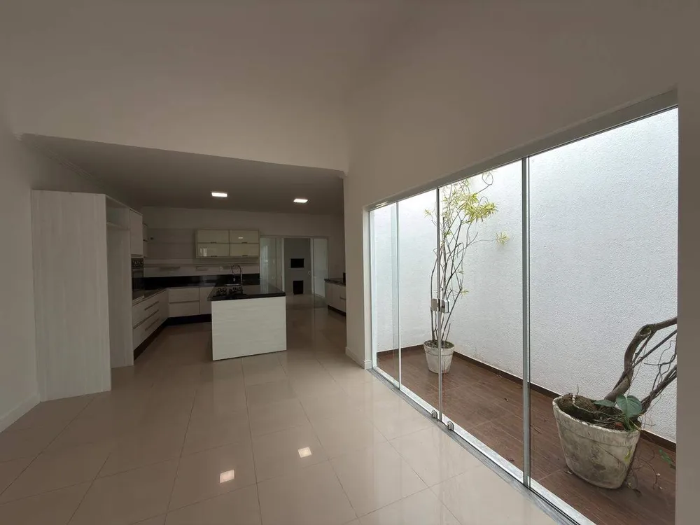 Casa, 3 quartos, 200 m² - Foto 2