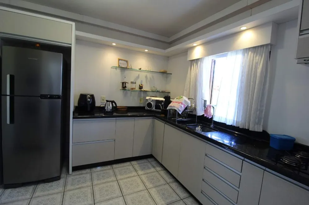 Casa, 3 quartos, 207 m² - Foto 2