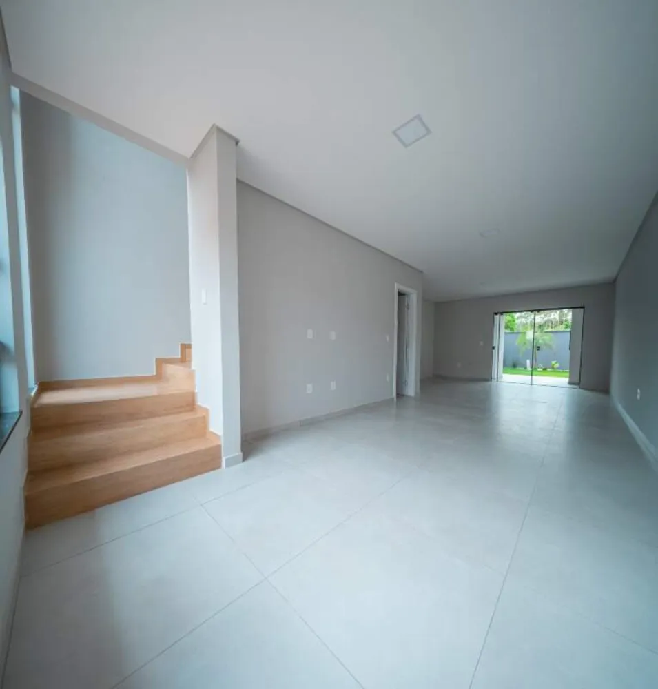 Casa, 3 quartos, 131 m² - Foto 1