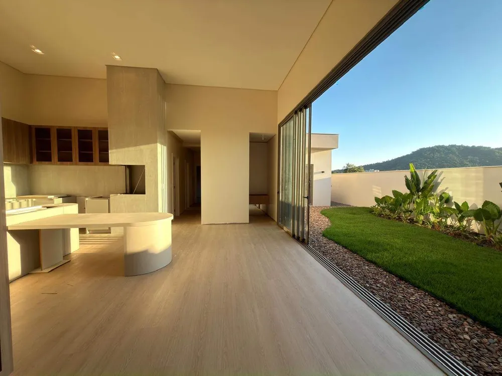 Casa, 3 quartos, 182 m² - Foto 1