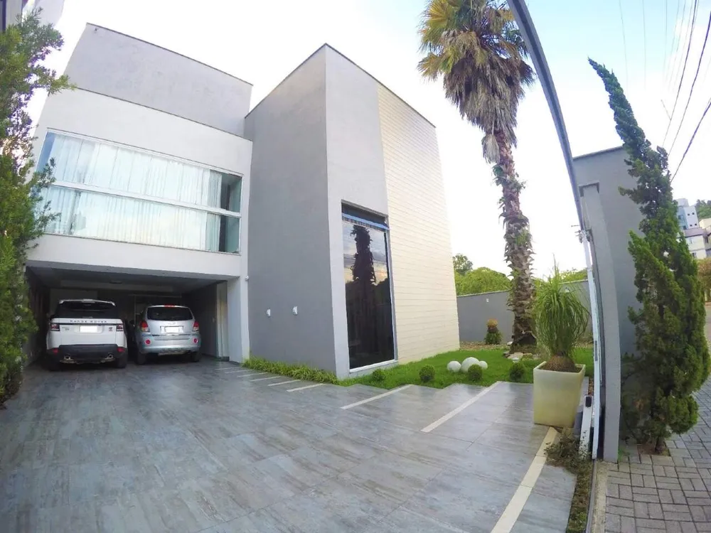 Sobrado, 4 quartos, 311 m² - Foto 1