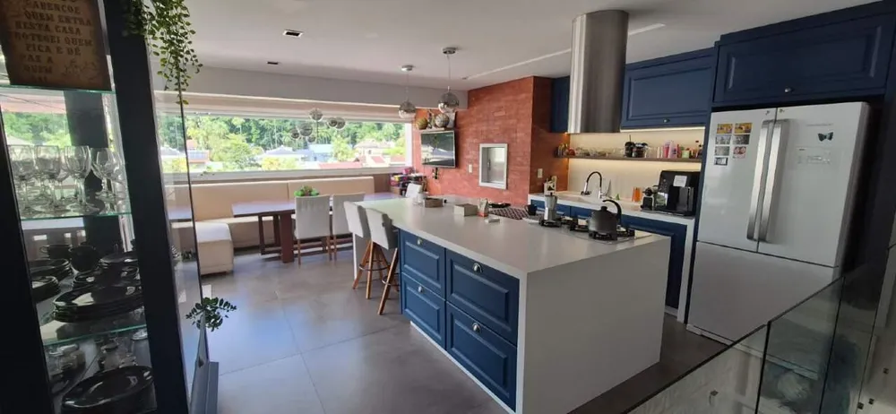 Cobertura, 3 quartos, 202 m² - Foto 1