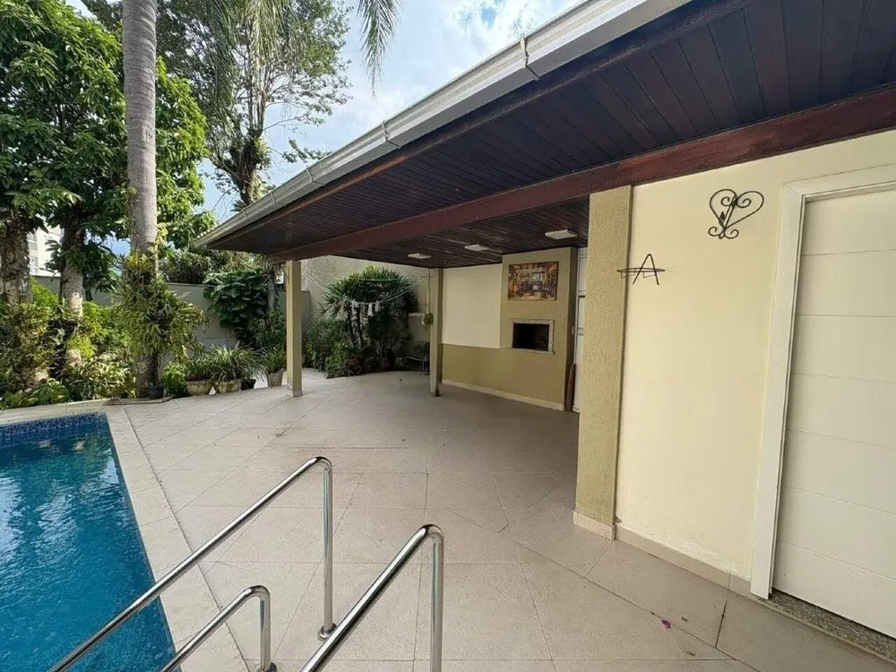 Casa, 4 quartos, 244 m² - Foto 2
