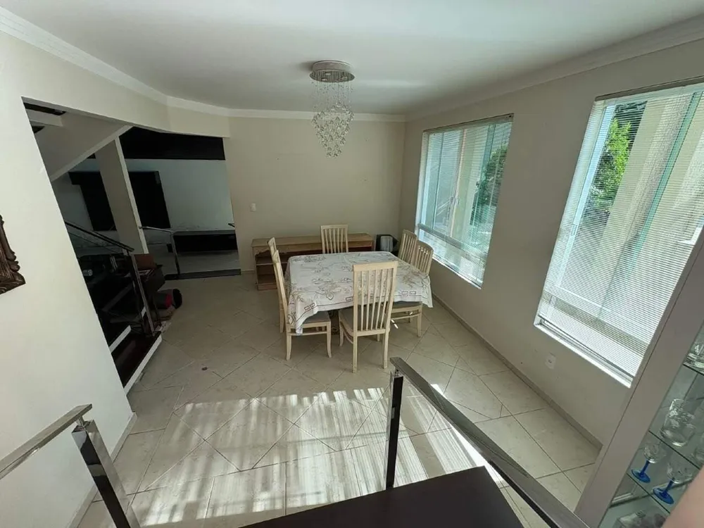 Casa, 4 quartos, 244 m² - Foto 3