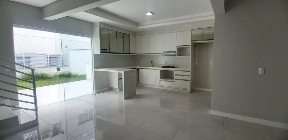 Casa, 3 quartos, 169 m² - Foto 2