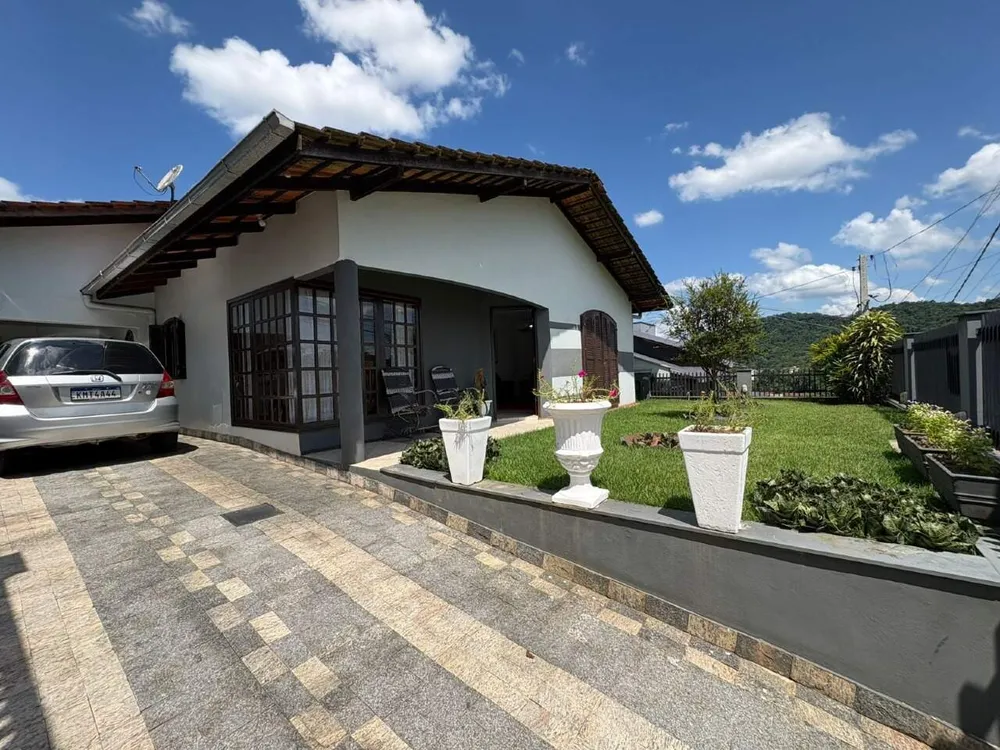 Casa, 4 quartos, 182 m² - Foto 2