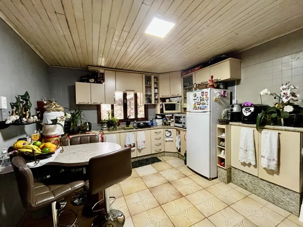 Casa, 3 quartos, 210 m² - Foto 3