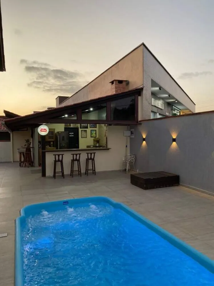Casa, 3 quartos, 220 m² - Foto 1