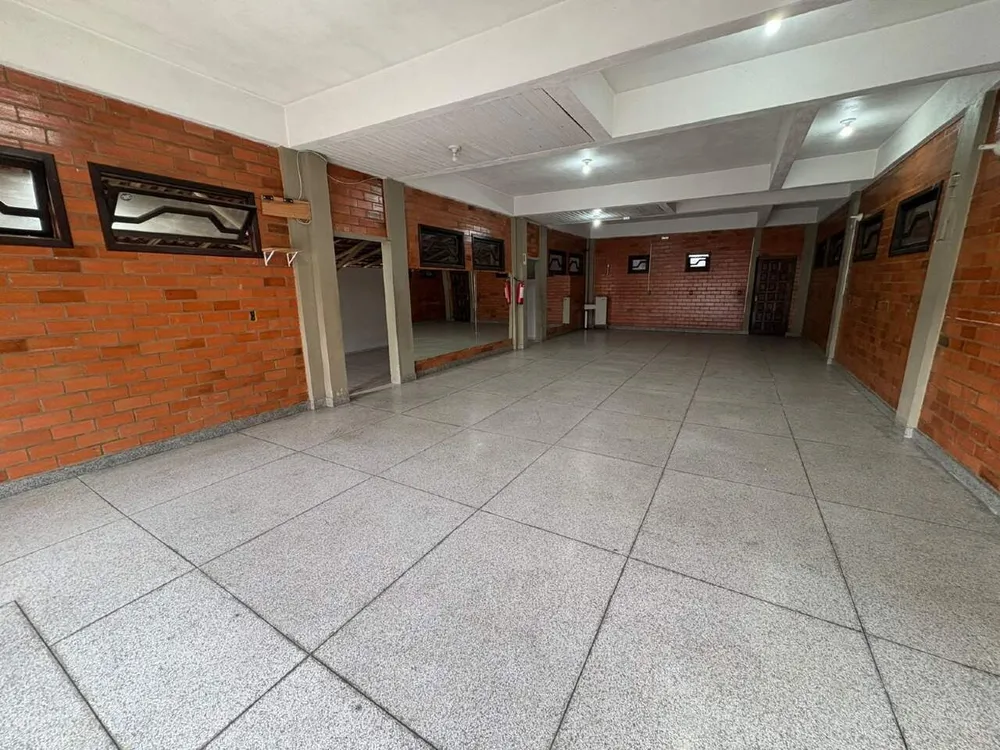 Sobrado, 4 quartos, 554 m² - Foto 2