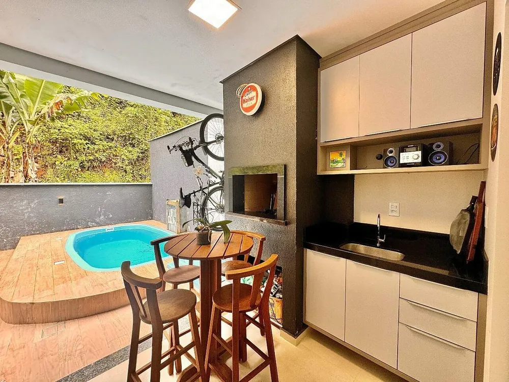 Casa, 3 quartos, 137 m² - Foto 1