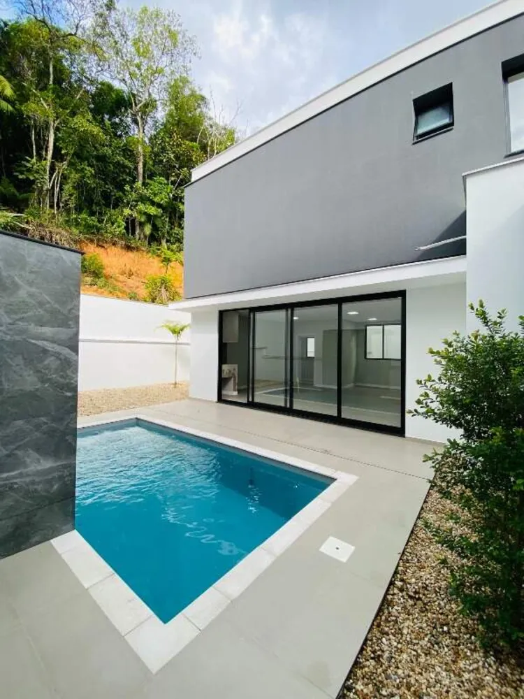 Casa, 4 quartos, 248 m² - Foto 2