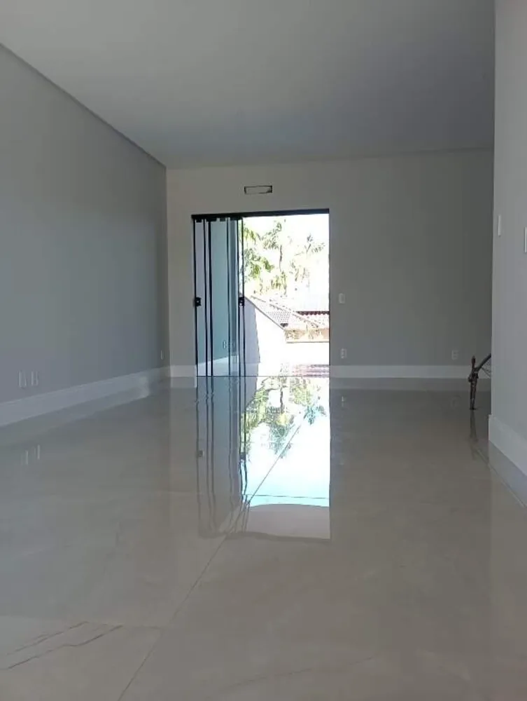 Casa, 3 quartos, 142 m² - Foto 2