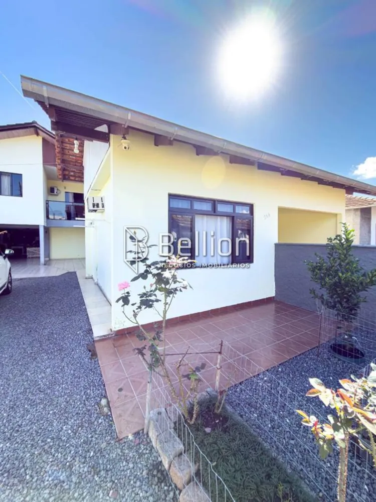 Casa, 5 quartos, 288 m² - Foto 1