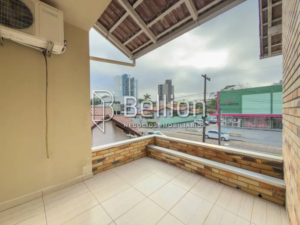 Casa, 4 quartos, 177 m² - Foto 1
