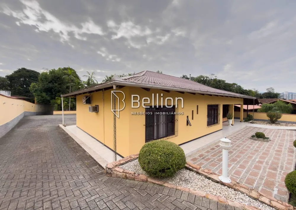 Casa, 4 quartos, 144 m² - Foto 1