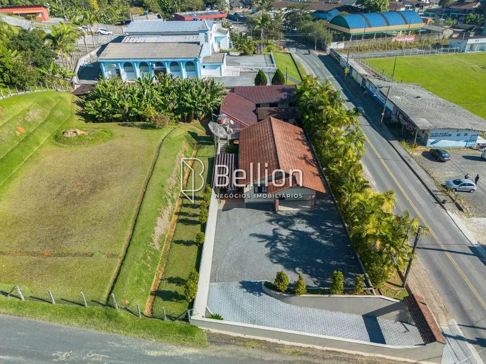 Casa, 6 quartos, 200 m² - Foto 2
