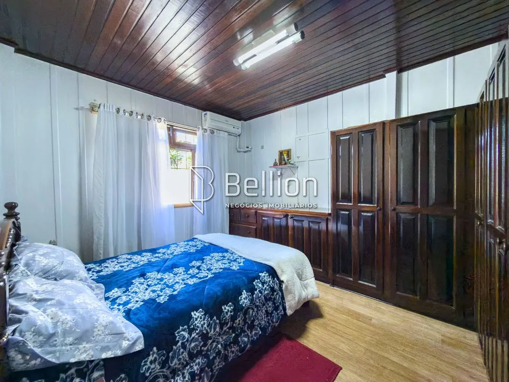 Casa, 6 quartos, 200 m² - Foto 1