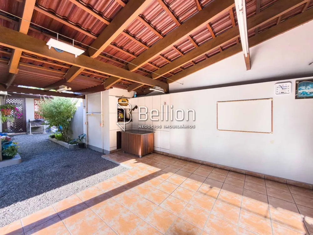 Casa, 6 quartos, 200 m² - Foto 4