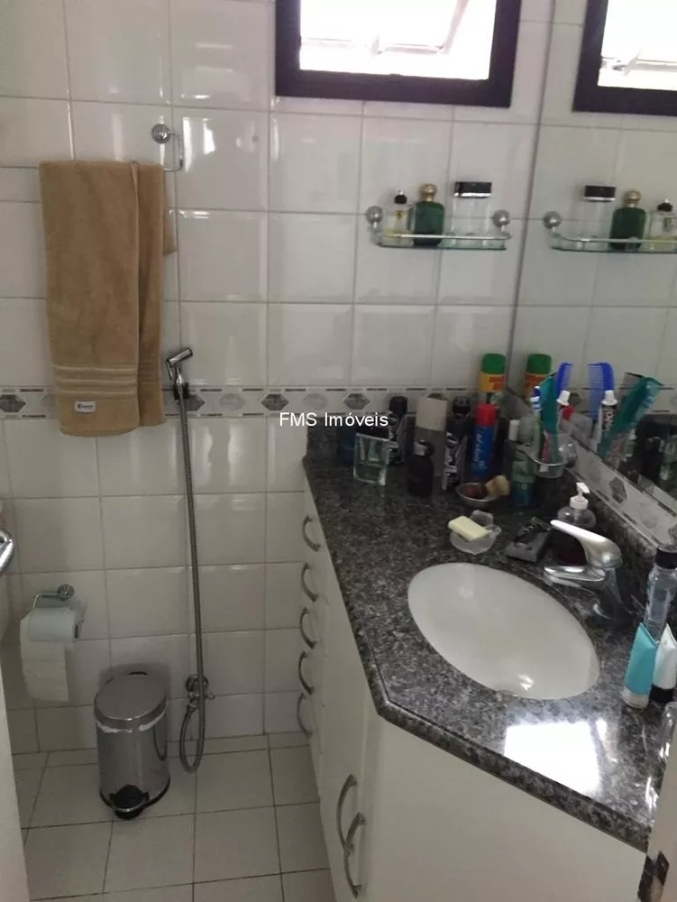 Apartamento à venda com 3 quartos, 200m² - Foto 2