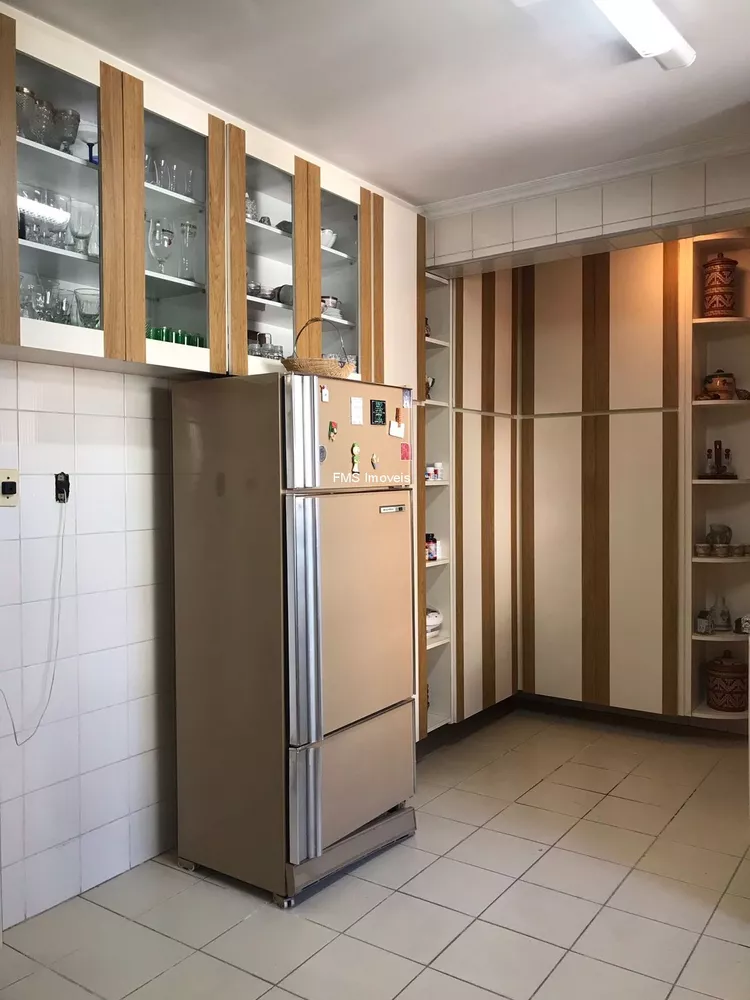 Apartamento à venda com 3 quartos, 285m² - Foto 1