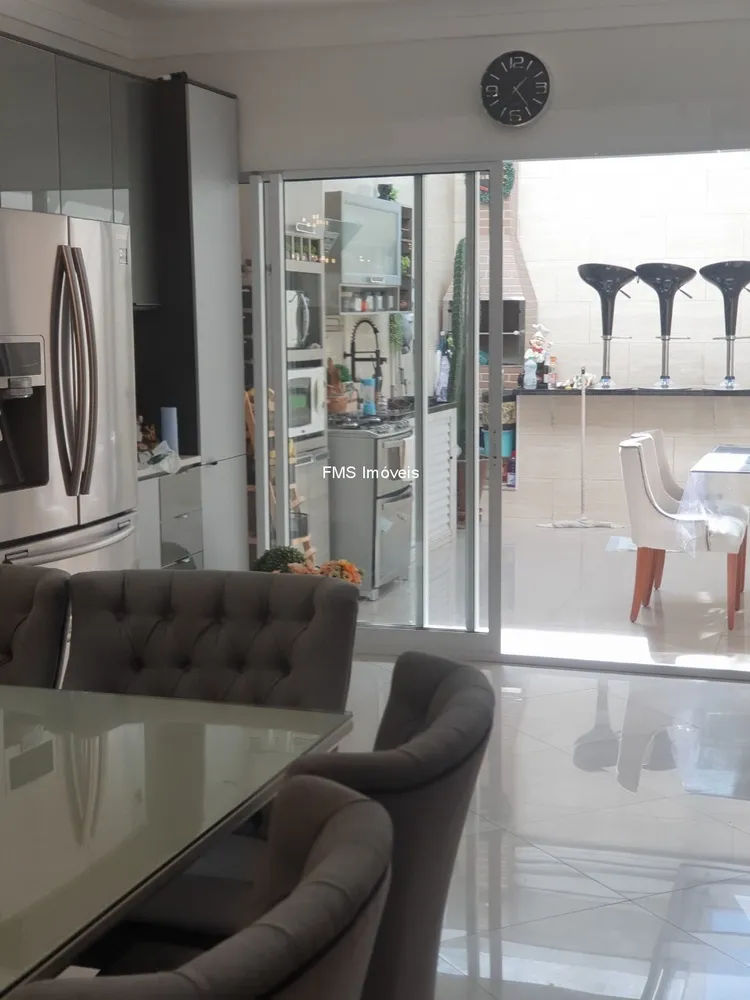 Casa, 4 quartos, 240 m² - Foto 2