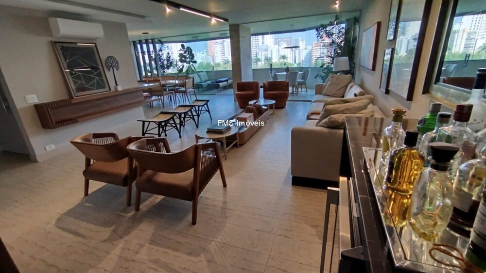Apartamento, 4 quartos, 271 m² - Foto 1