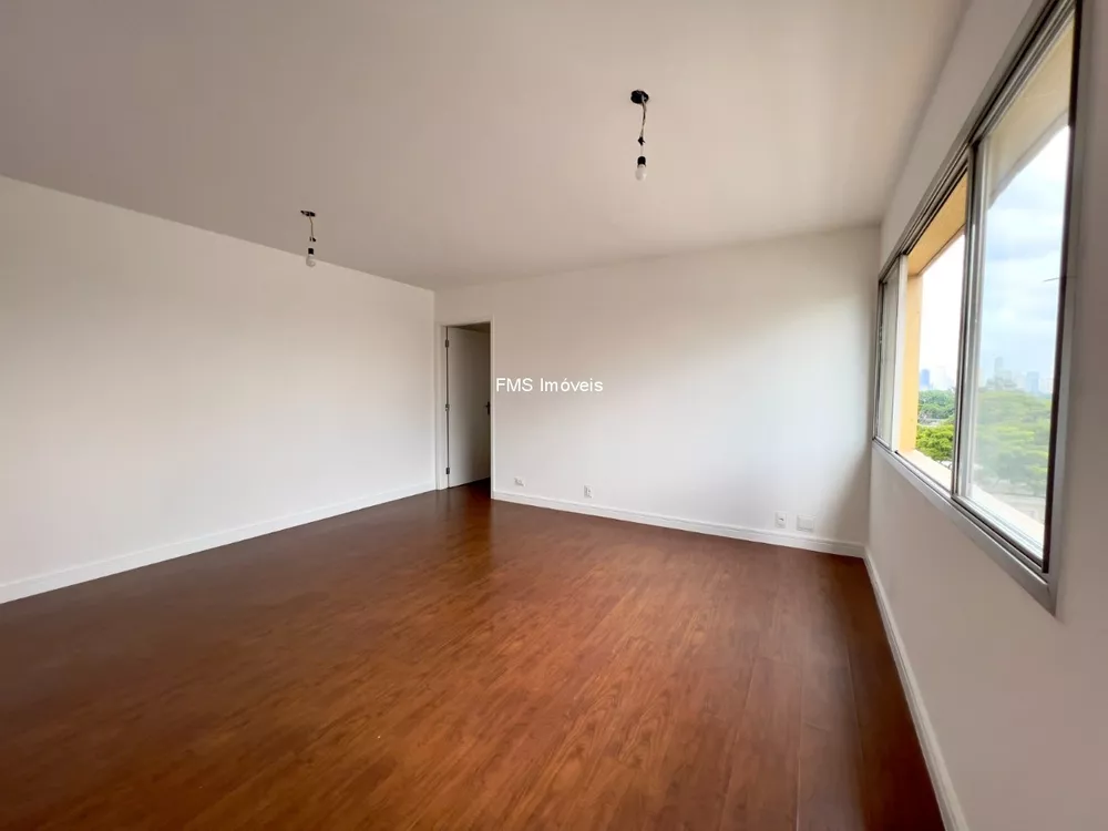 Apartamento à venda com 3 quartos, 122m² - Foto 1