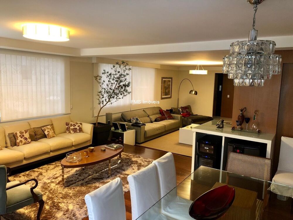 Apartamento à venda com 4 quartos, 212m² - Foto 1