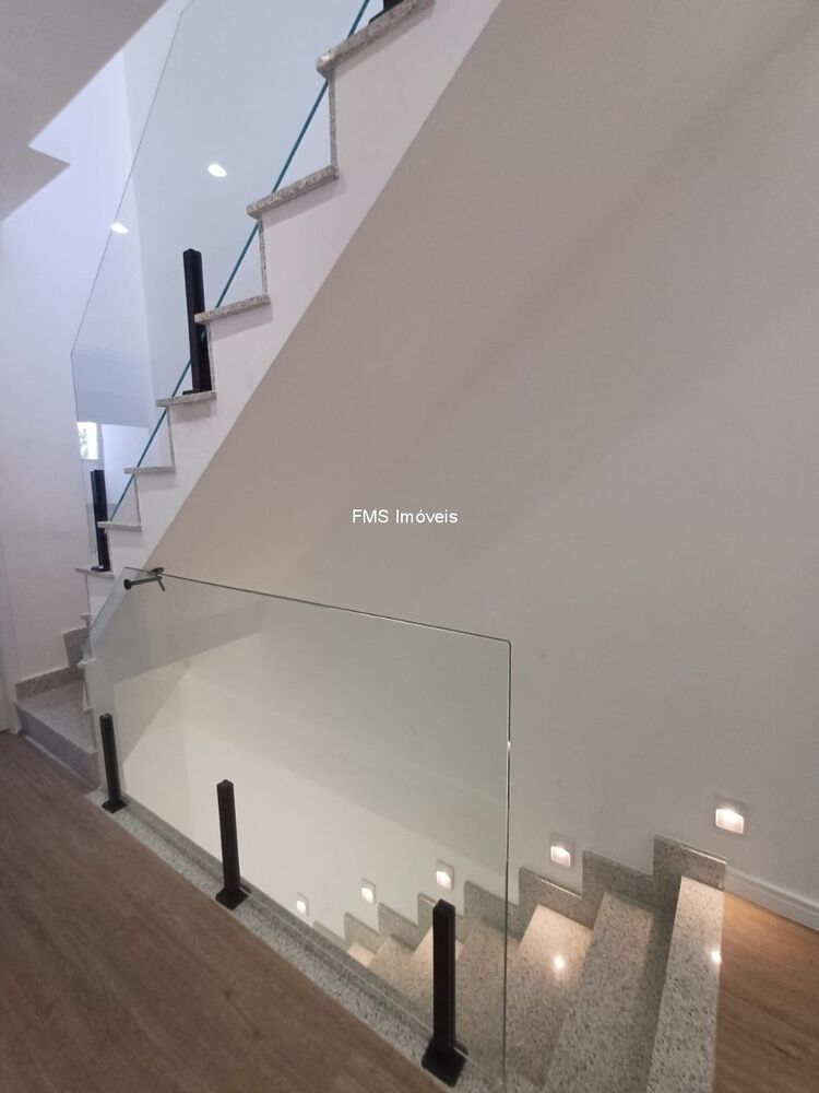 Casa, 4 quartos, 160 m² - Foto 1
