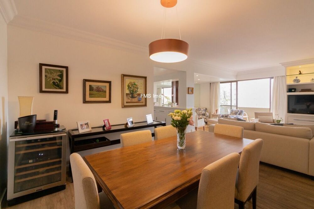 Apartamento para alugar com 3 quartos, 170m² - Foto 2