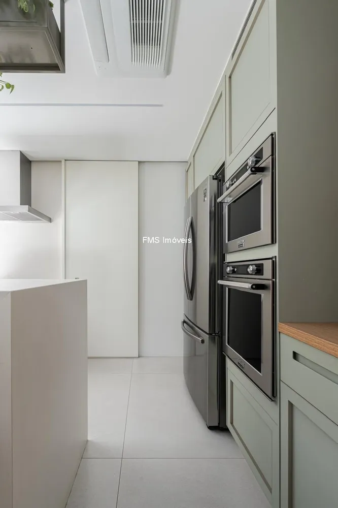 Apartamento, 3 quartos, 243 m² - Foto 1