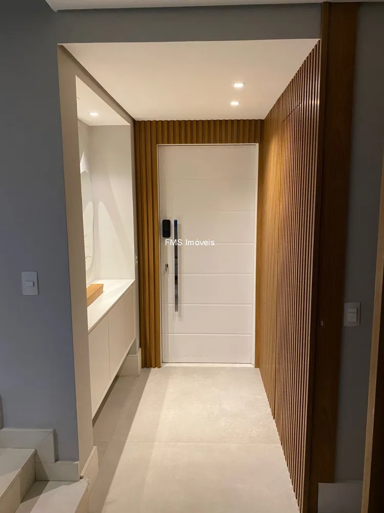 Apartamento, 3 quartos, 240 m² - Foto 1