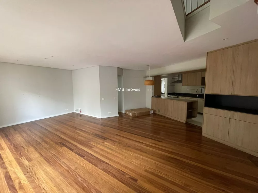 Apartamento para alugar com 3 quartos, 136m² - Foto 2