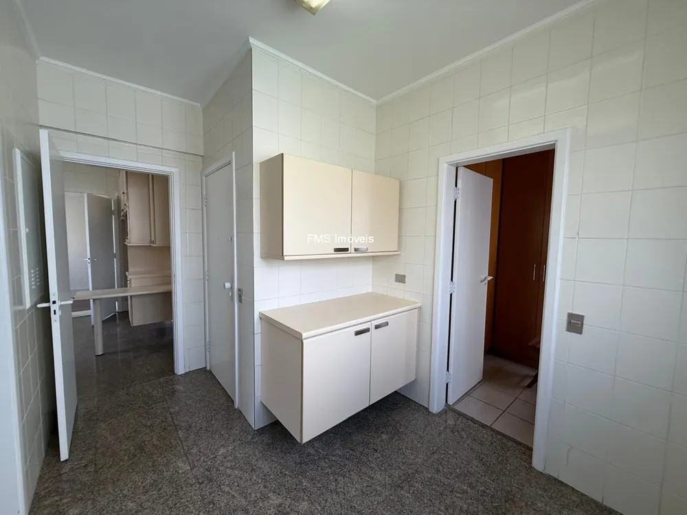 Apartamento, 3 quartos, 216 m² - Foto 2