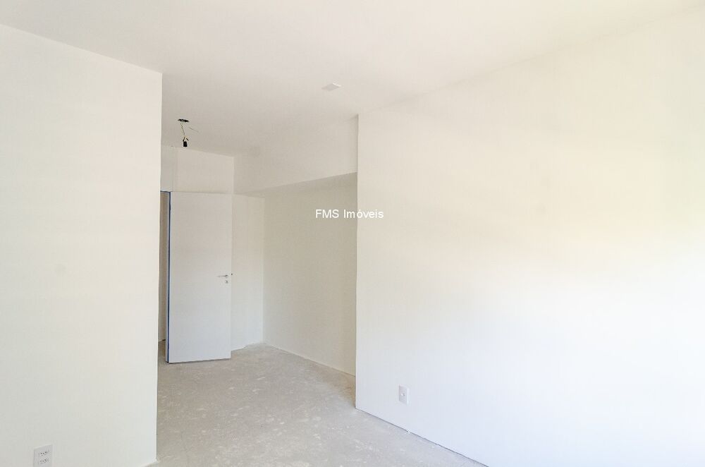 Apartamento à venda com 3 quartos, 158m² - Foto 4