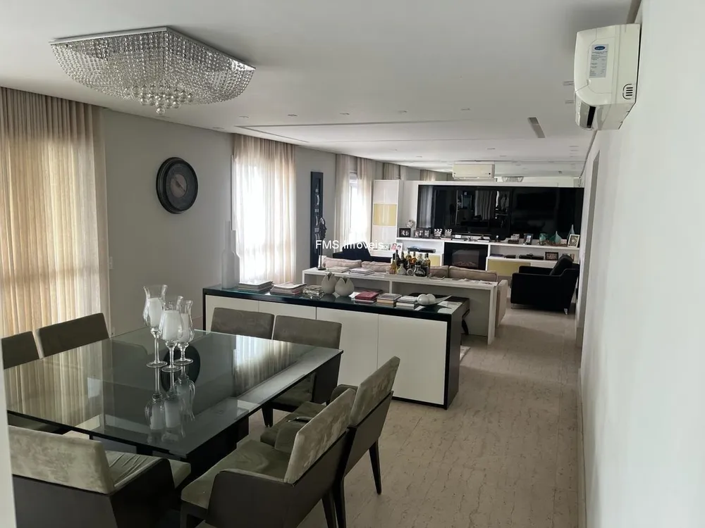 Apartamento, 3 quartos, 210 m² - Foto 1