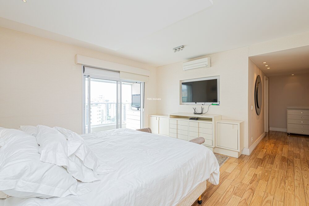 Apartamento, 3 quartos, 335 m² - Foto 1