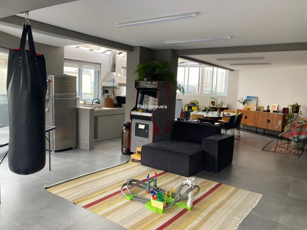 Apartamento, 3 quartos, 240 m² - Foto 1