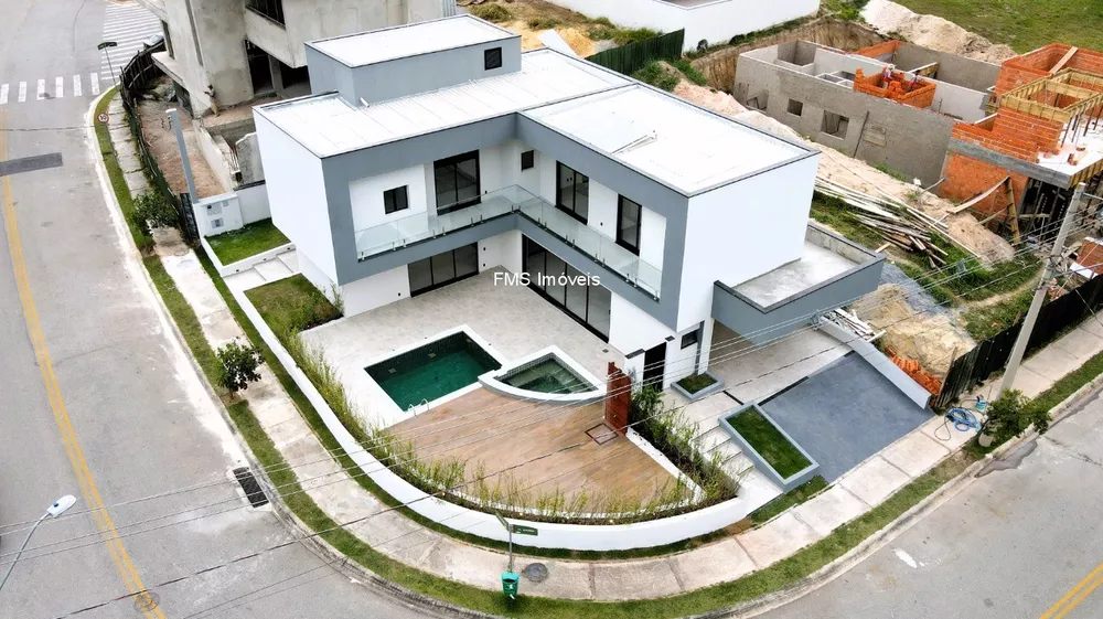 Casa à venda com 3 quartos, 405m² - Foto 1